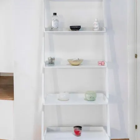 Appartement Ampia Mansarda Con Travi A Vista In Zona Isola *