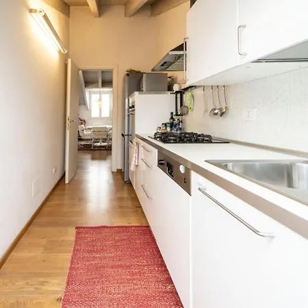 Ampia Mansarda Con Travi A Vista In Zona Isola Apartmán Milán